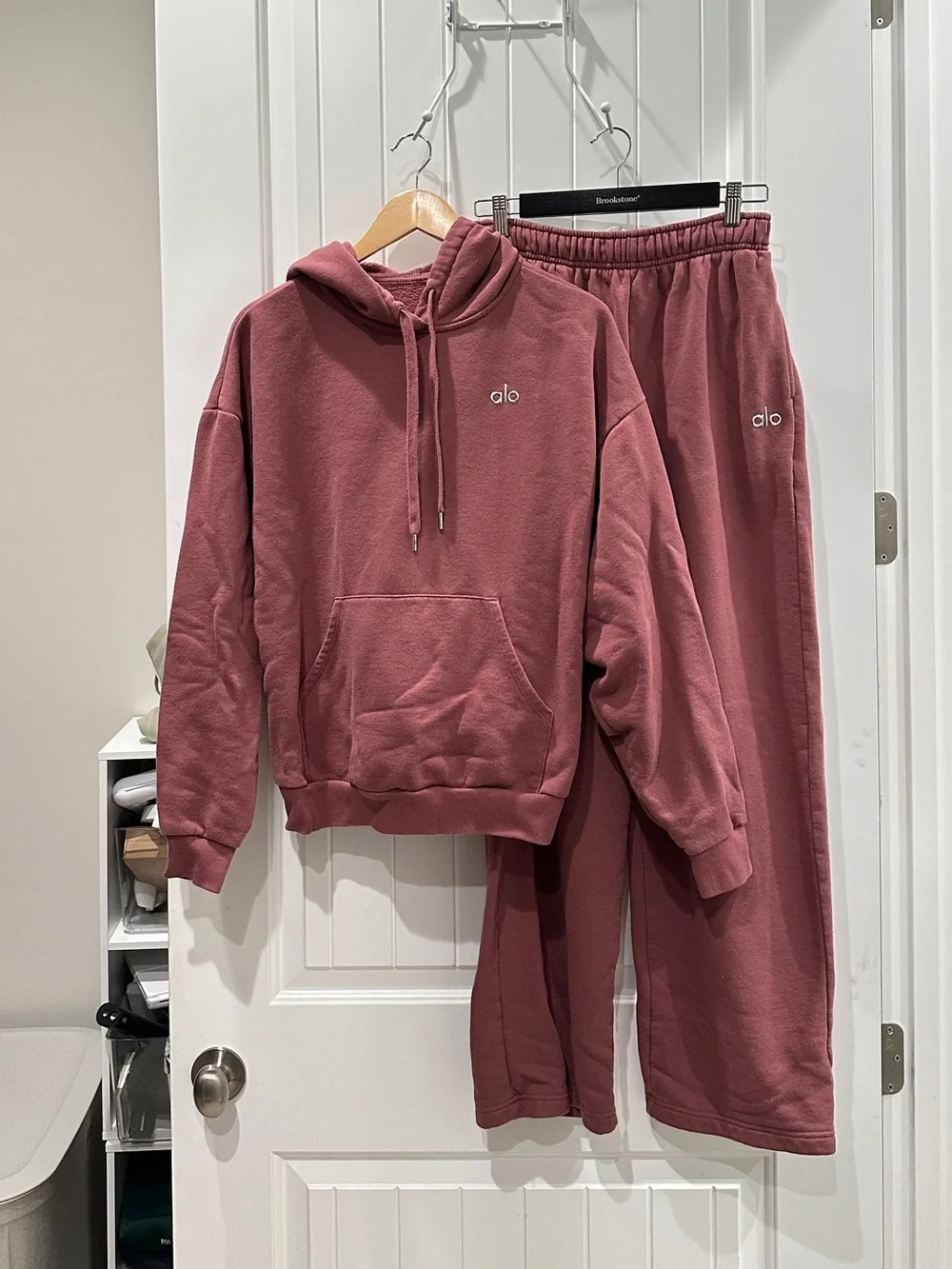 ALO Yoga Accolade Set in Burgundy Truffle